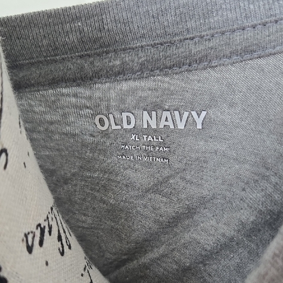 Old Navy Gray Graphic Tee with Flag Design - Picture 3 of 4